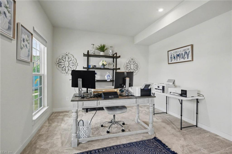 Photo 6 of 41 residential for sale in Chesapeake virginia