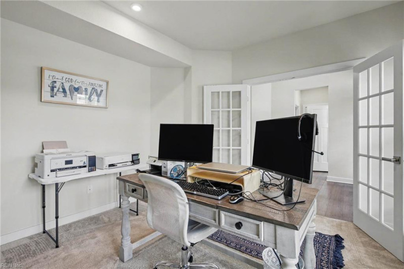 Photo 8 of 41 residential for sale in Chesapeake virginia