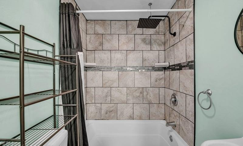 Photo 13 of 23 residential for sale in Portsmouth virginia