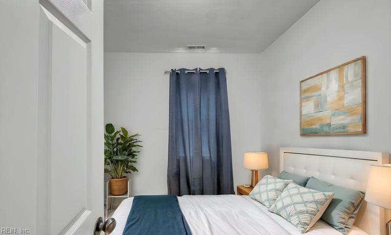 Photo 14 of 23 residential for sale in Portsmouth virginia