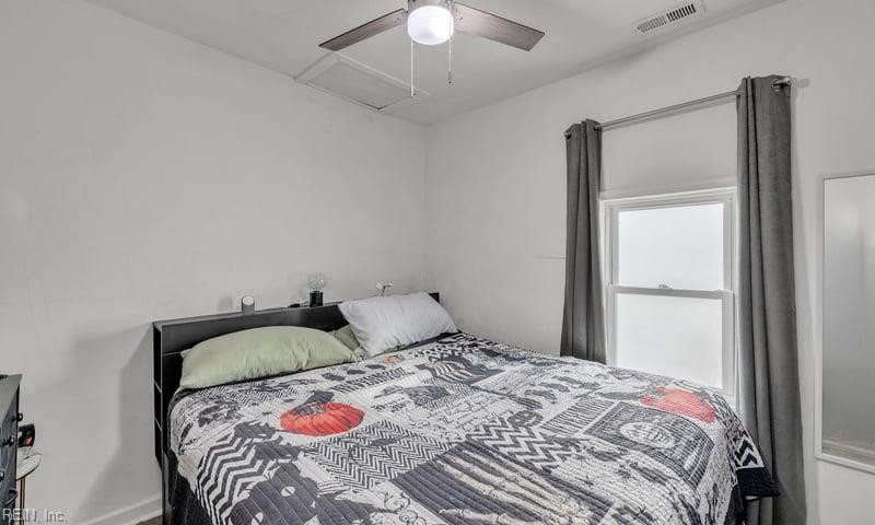 Photo 18 of 23 residential for sale in Portsmouth virginia