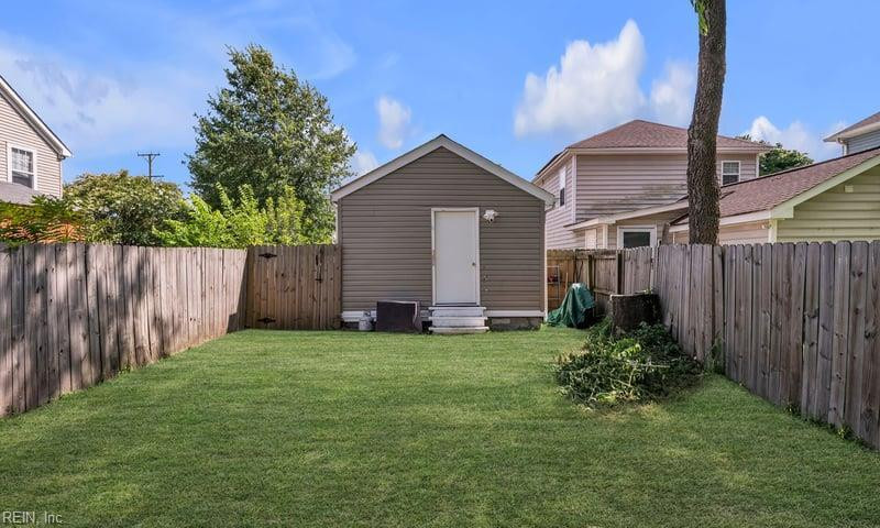 Photo 19 of 23 residential for sale in Portsmouth virginia