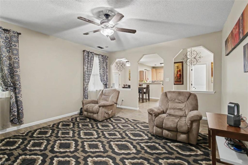 Photo 13 of 50 residential for sale in Chesapeake virginia