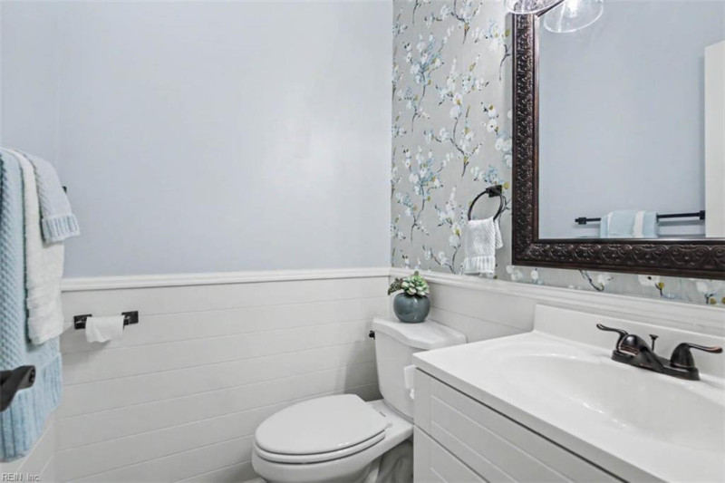 Photo 14 of 50 residential for sale in Chesapeake virginia