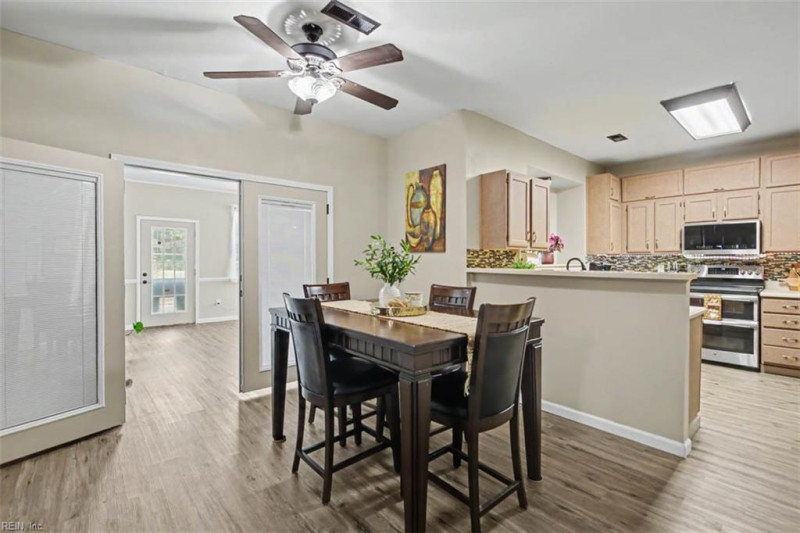 Photo 15 of 50 residential for sale in Chesapeake virginia