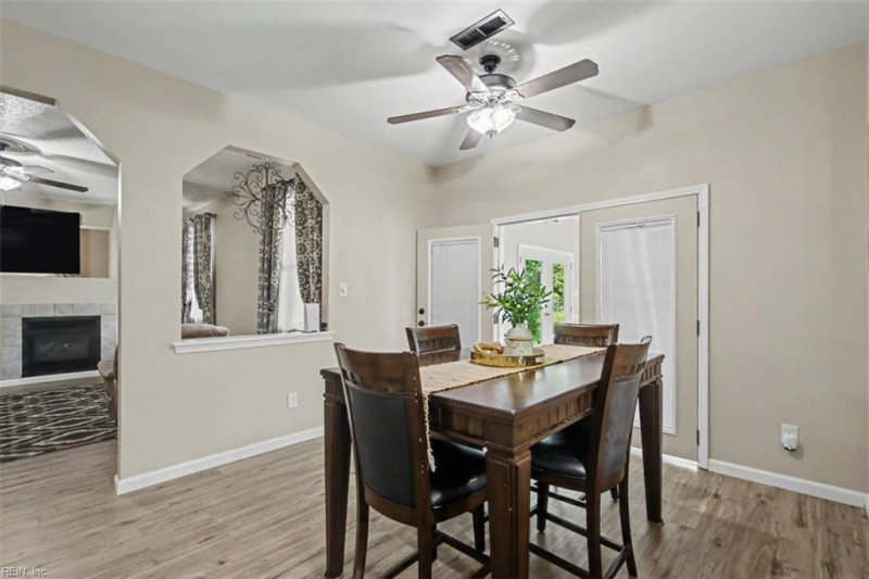 Photo 16 of 50 residential for sale in Chesapeake virginia