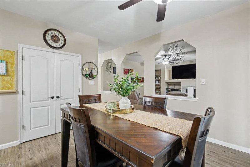 Photo 17 of 50 residential for sale in Chesapeake virginia