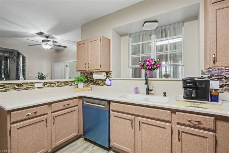 Photo 19 of 50 residential for sale in Chesapeake virginia
