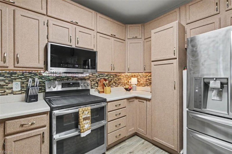 Photo 21 of 50 residential for sale in Chesapeake virginia