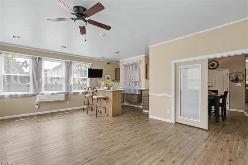 Photo 23 of 50 residential for sale in Chesapeake virginia