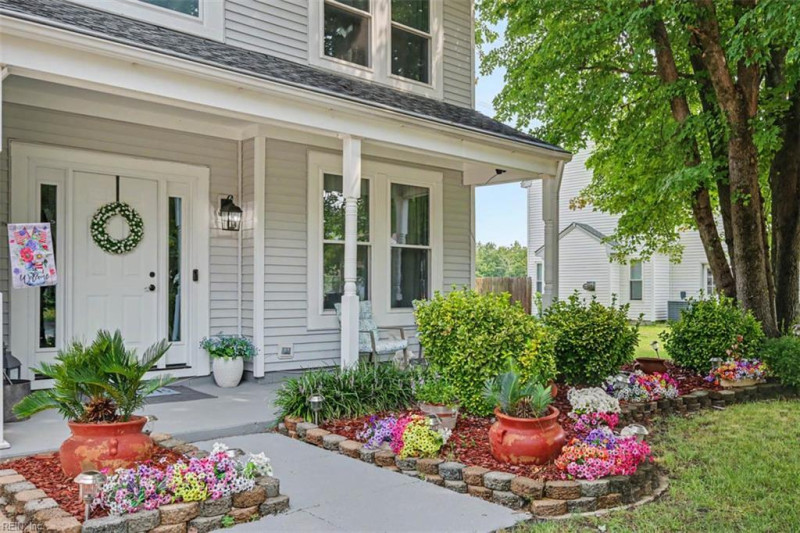 Photo 3 of 50 residential for sale in Chesapeake virginia