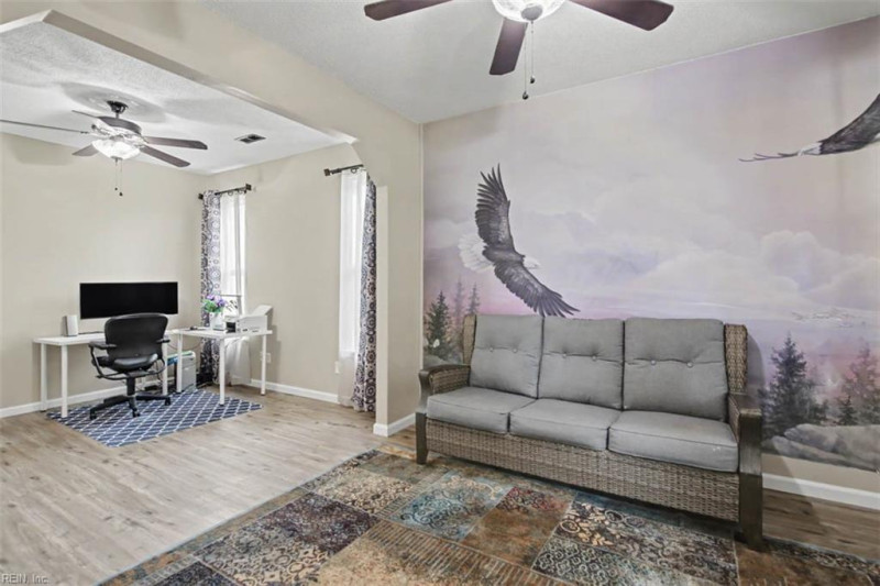 Photo 7 of 50 residential for sale in Chesapeake virginia