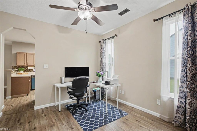 Photo 9 of 50 residential for sale in Chesapeake virginia