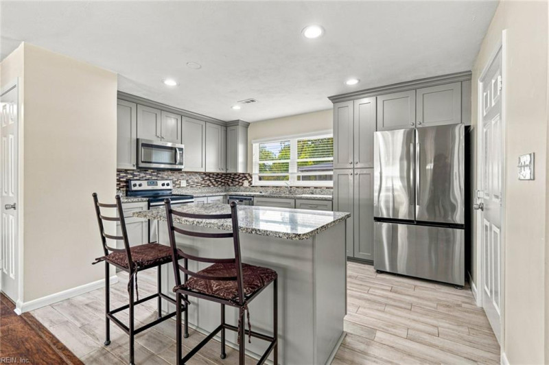 Photo 3 of 28 residential for sale in Norfolk virginia