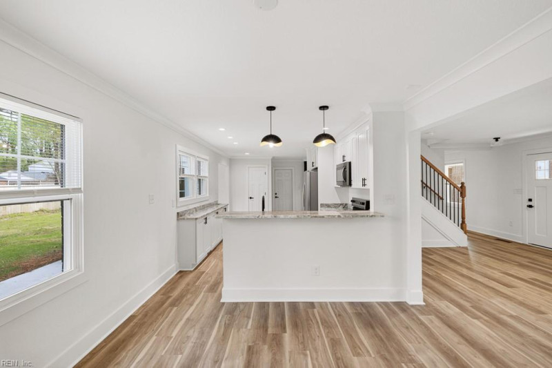 Photo 11 of 39 residential for sale in Virginia Beach virginia
