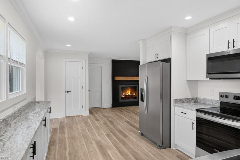 Photo 12 of 39 residential for sale in Virginia Beach virginia