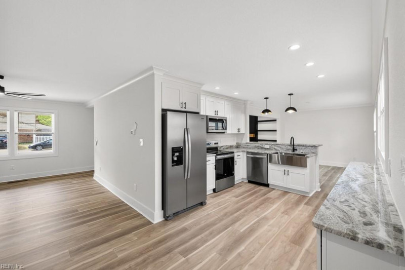 Photo 16 of 39 residential for sale in Virginia Beach virginia