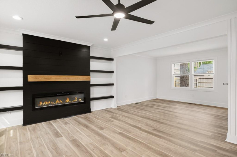 Photo 6 of 39 residential for sale in Virginia Beach virginia