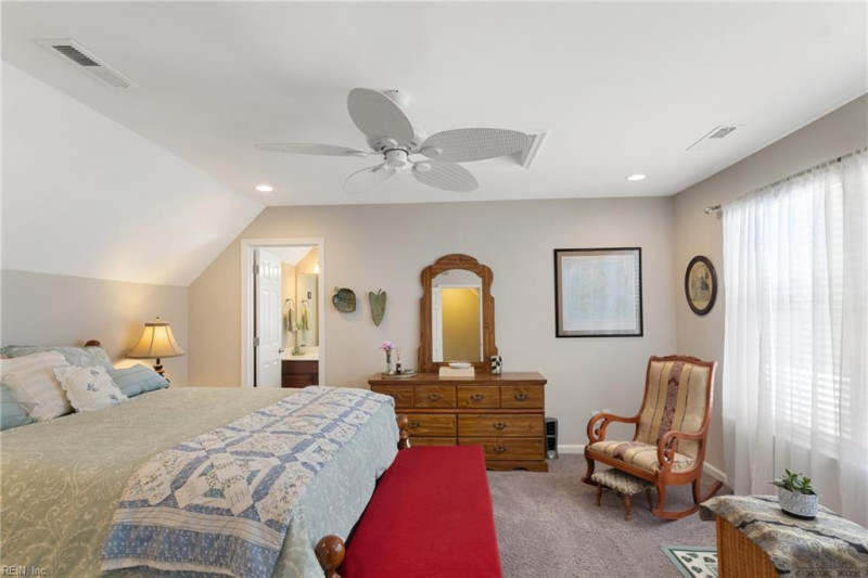 Photo 24 of 43 residential for sale in Gloucester County virginia