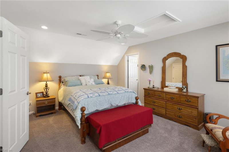 Photo 25 of 43 residential for sale in Gloucester County virginia