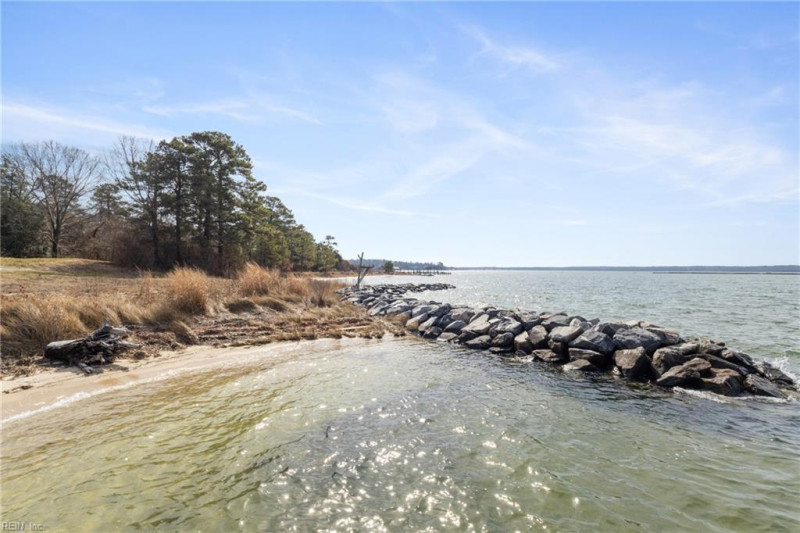 Photo 38 of 43 residential for sale in Gloucester County virginia