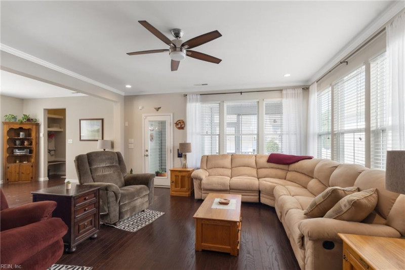 Photo 9 of 43 residential for sale in Gloucester County virginia