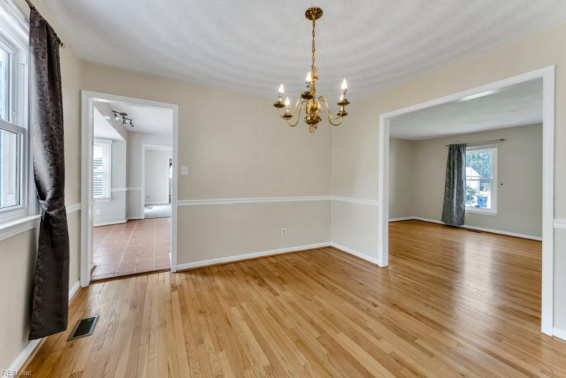 Photo 10 of 36 residential for sale in Virginia Beach virginia
