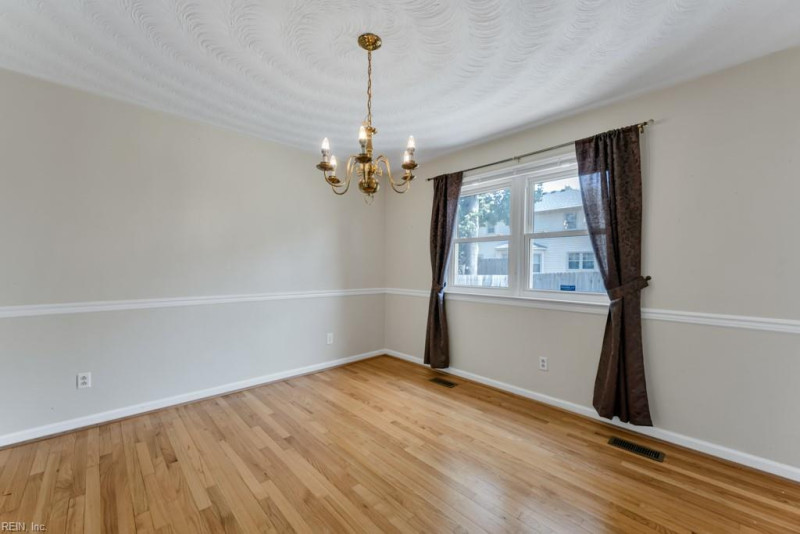 Photo 11 of 36 residential for sale in Virginia Beach virginia