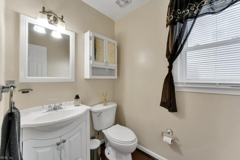 Photo 14 of 36 residential for sale in Virginia Beach virginia