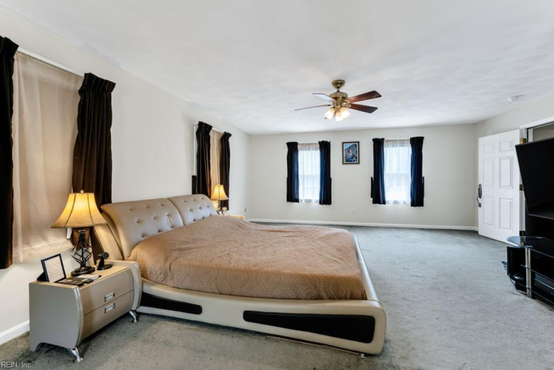 Photo 15 of 36 residential for sale in Virginia Beach virginia