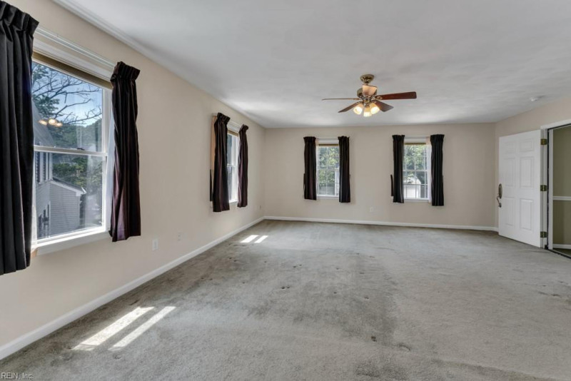 Photo 17 of 36 residential for sale in Virginia Beach virginia
