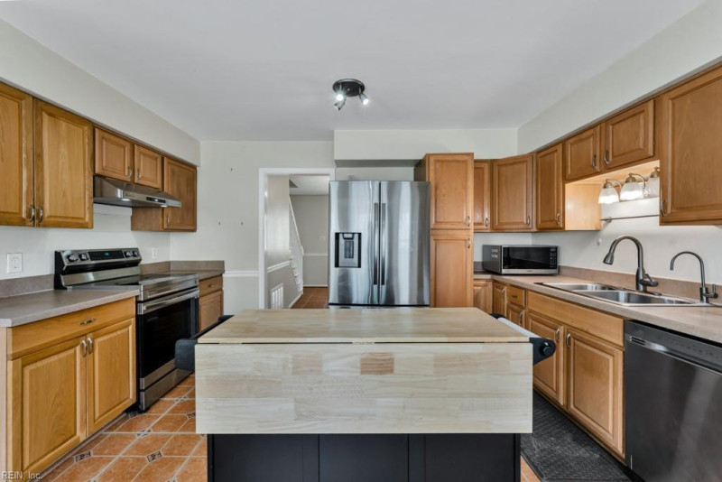 Photo 4 of 36 residential for sale in Virginia Beach virginia