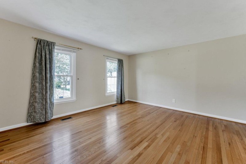 Photo 8 of 36 residential for sale in Virginia Beach virginia