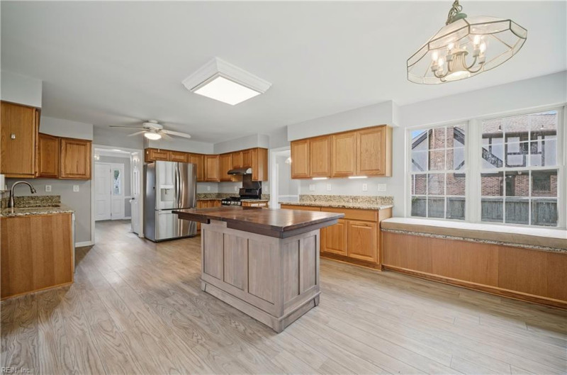 Photo 7 of 50 residential for sale in Virginia Beach virginia