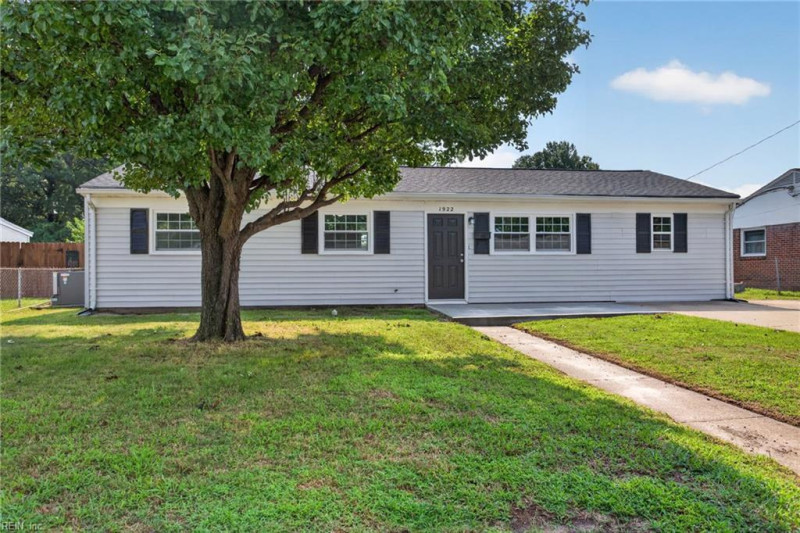 Photo 3 of 30 residential for sale in Hampton virginia
