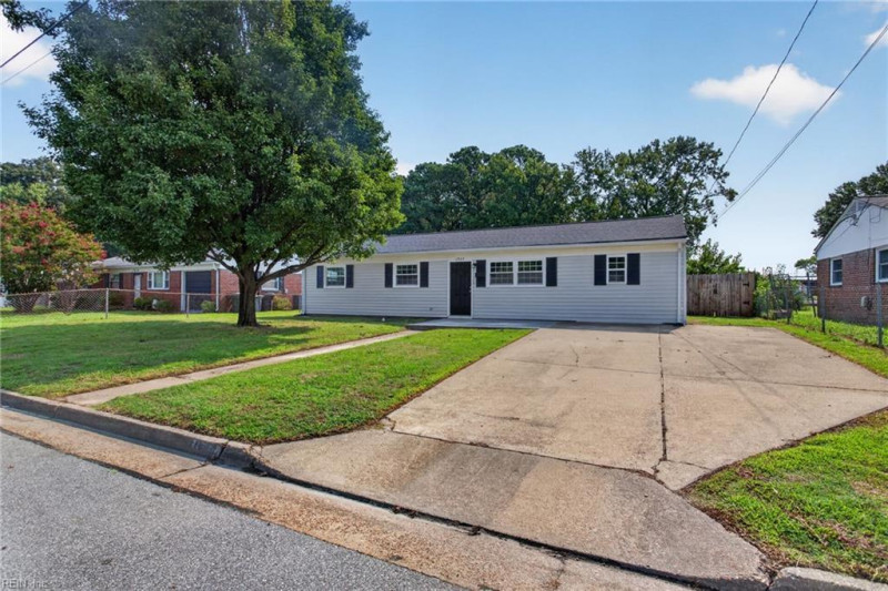 Photo 5 of 30 residential for sale in Hampton virginia