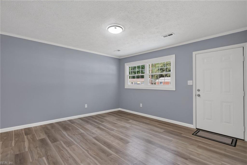 Photo 7 of 30 residential for sale in Hampton virginia