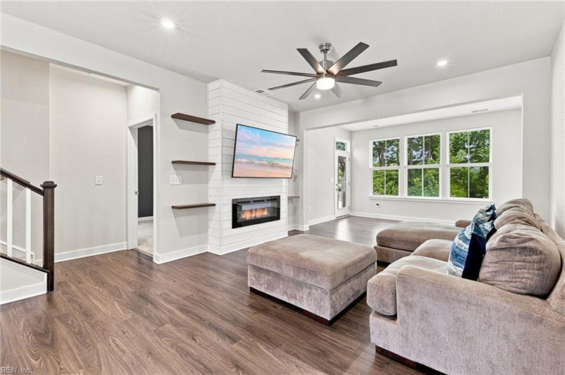 Photo 7 of 47 residential for sale in Chesapeake virginia Photo 7 of 47 residential for sale in Chesapeake virginia