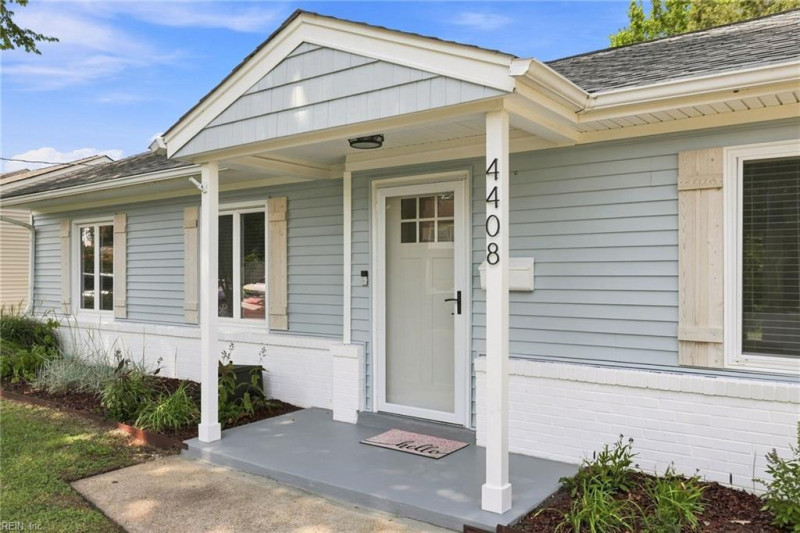 Photo 4 of 46 residential for sale in Virginia Beach virginia