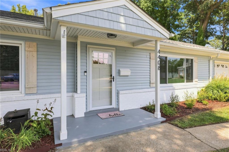 Photo 5 of 46 residential for sale in Virginia Beach virginia