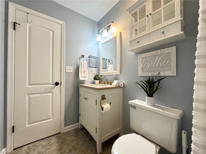 Photo 18 of 27 residential for sale in Virginia Beach virginia