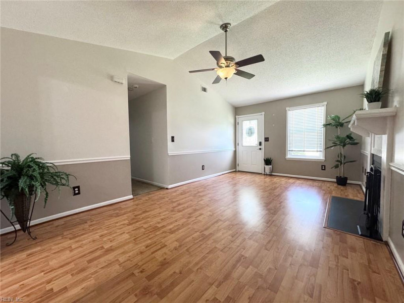 Photo 5 of 27 residential for sale in Virginia Beach virginia