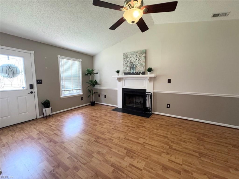 Photo 6 of 27 residential for sale in Virginia Beach virginia