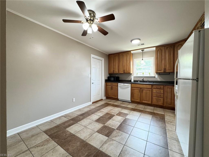 Photo 8 of 27 residential for sale in Virginia Beach virginia