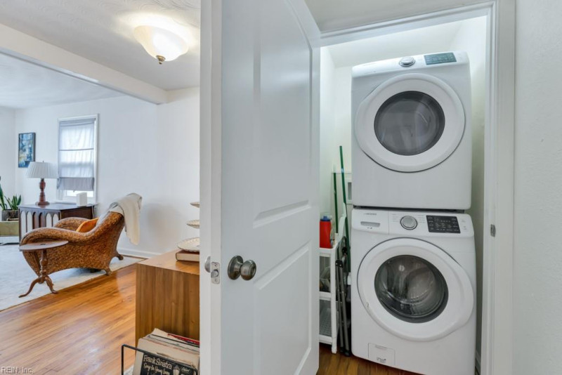 Photo 13 of 31 residential for sale in Portsmouth virginia