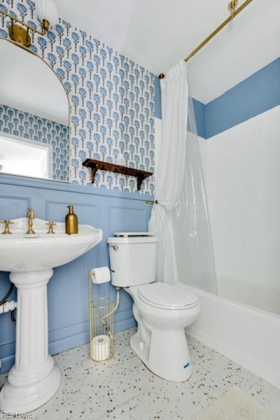 Photo 18 of 31 residential for sale in Portsmouth virginia