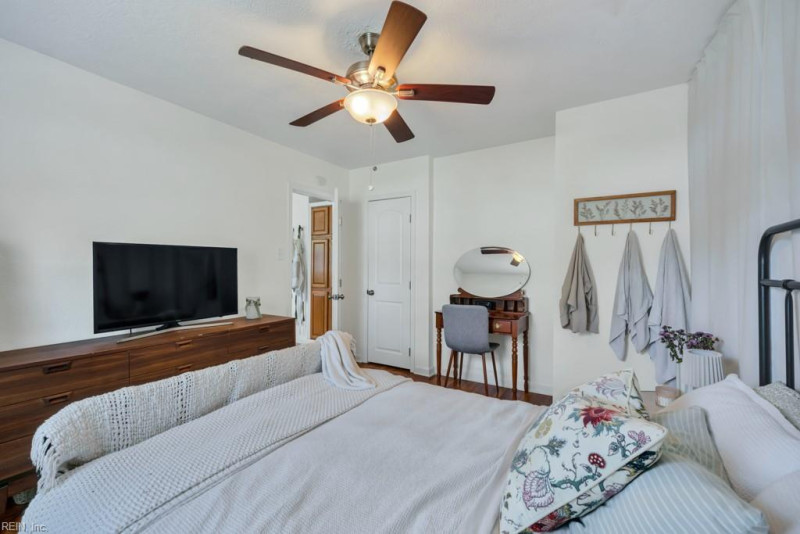 Photo 20 of 31 residential for sale in Portsmouth virginia
