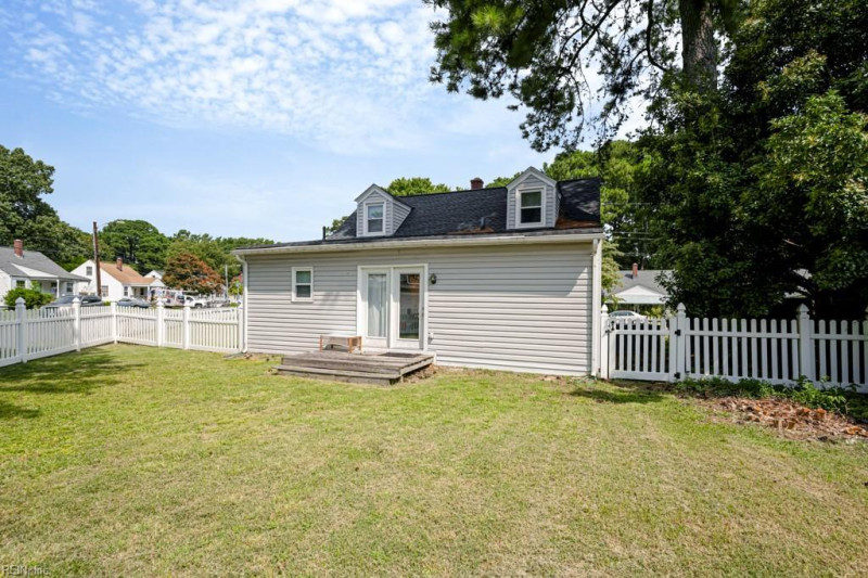 Photo 28 of 31 residential for sale in Portsmouth virginia