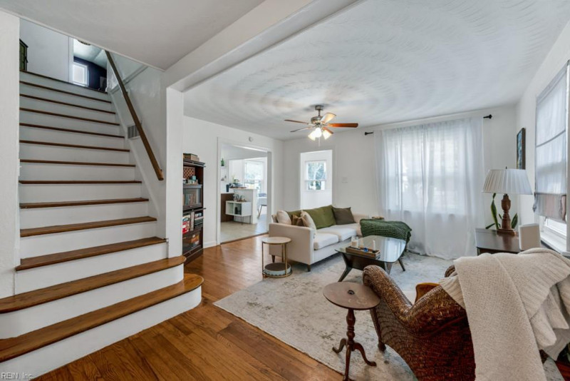 Photo 3 of 31 residential for sale in Portsmouth virginia