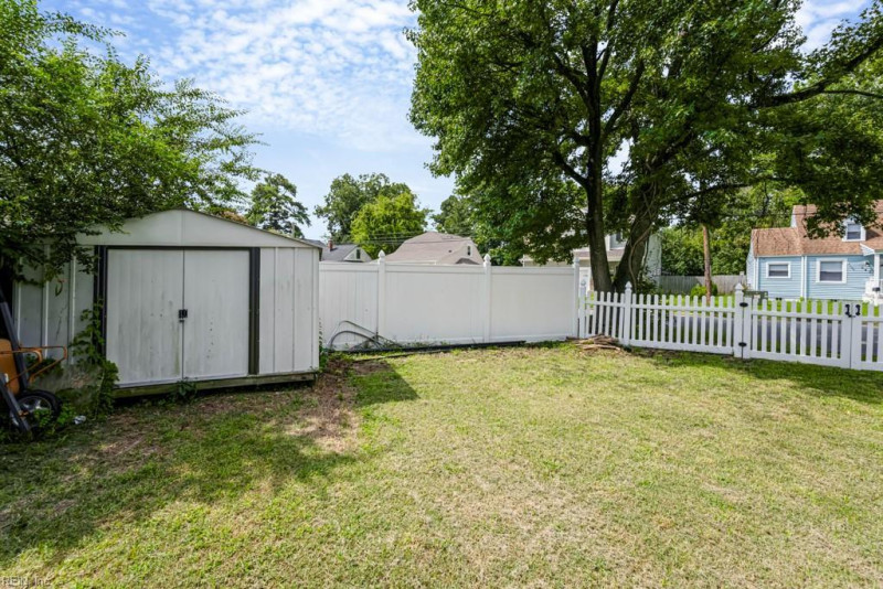 Photo 30 of 31 residential for sale in Portsmouth virginia